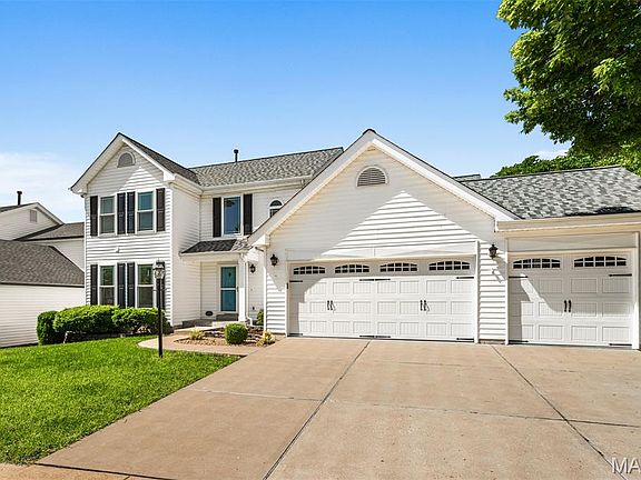 3rd image of 690 Summer Top Cir