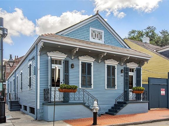 2nd image of 939 Orleans Ave