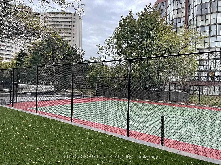 2091 Hurontario St #307 — Photo 39