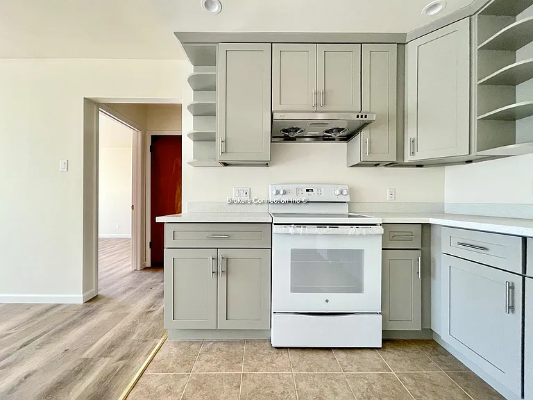 3511 Taraval St #4 — Photo 7