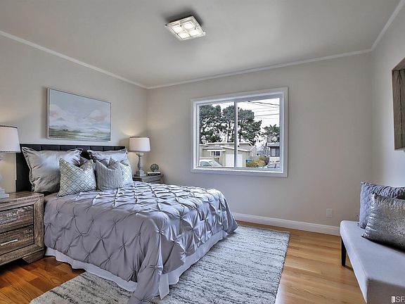 5th image of 843 Larchmont Dr