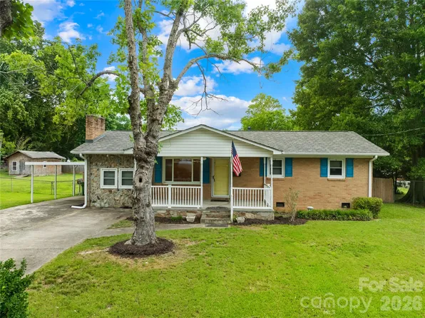 205 Gaddis Dr, Mount Holly, NC 28120