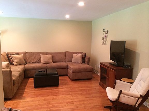 4th image of 2051 Country Hills Dr