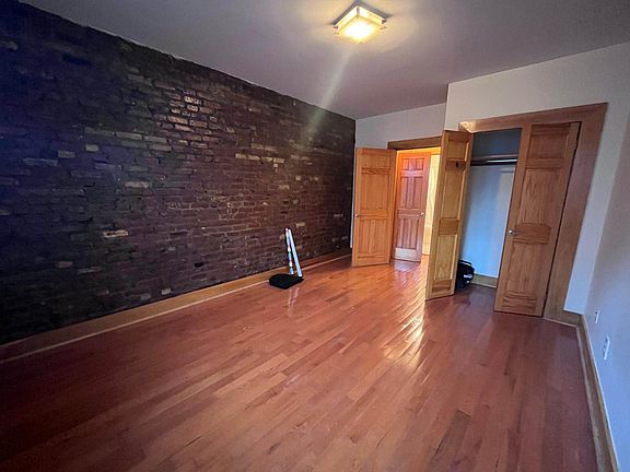 4th image of 146 17th St APT 2