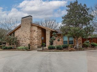 24 Crosslands Rd, Benbrook, TX 76132