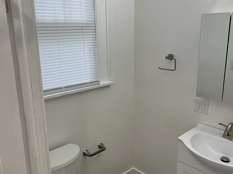 321 Waitman St #B — Photo 34