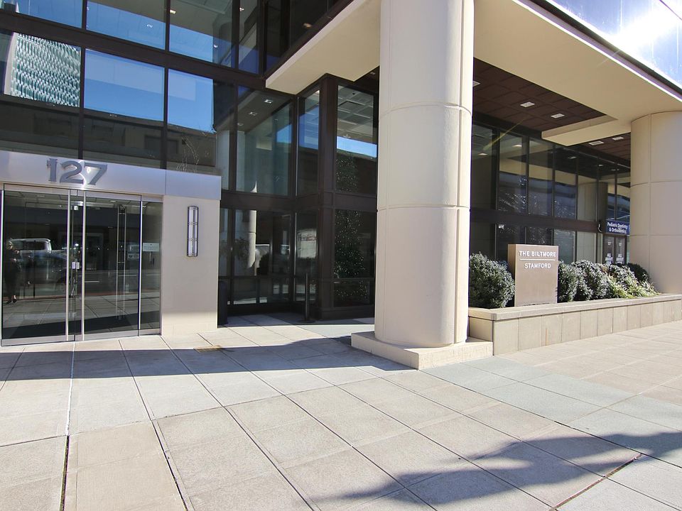 Beautifully Maintained Luxury Building