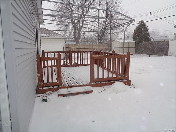 3rd image of 212 Hinds St