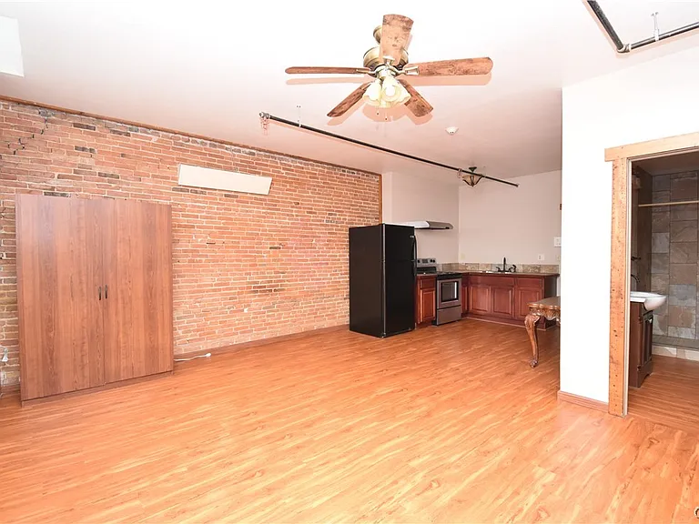 150 Court St #3 — Photo 7