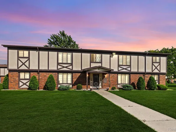 22855 Grove St #51, Saint Clair Shores, MI 48080