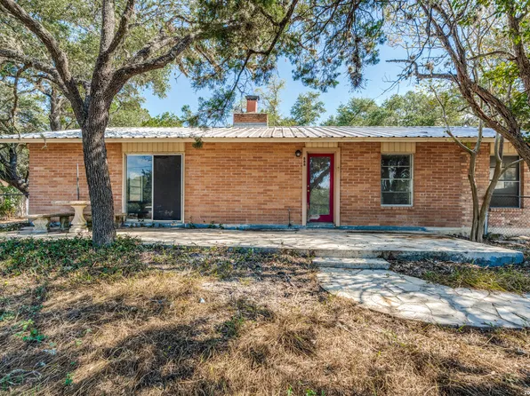 888 Canyon Bend, Canyon Lake, TX 78133
