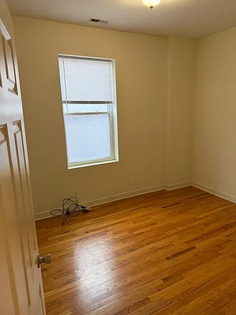 3 bed, 1400 sqft, $2,950 — Photo 4