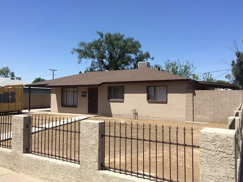 4 bed, 1600 sqft, $1,995 — Photo 2