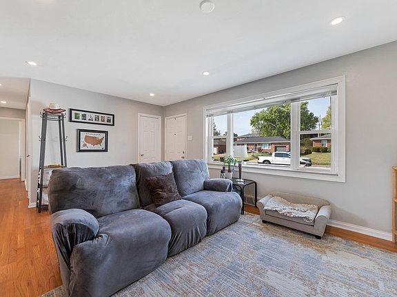 5th image of 4145 Fabian Dr