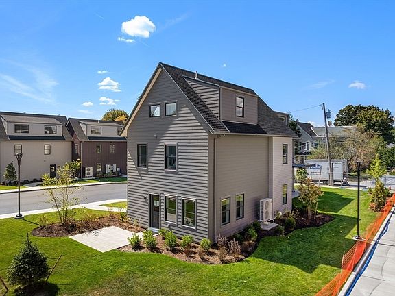 3rd image of 3B Wilson St #3B