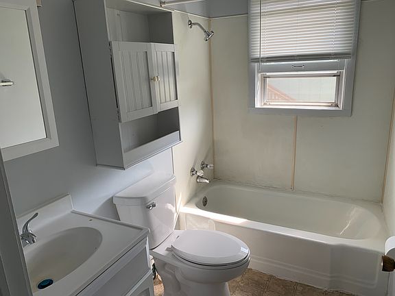5th image of 1220 N Summit Ave APT 4