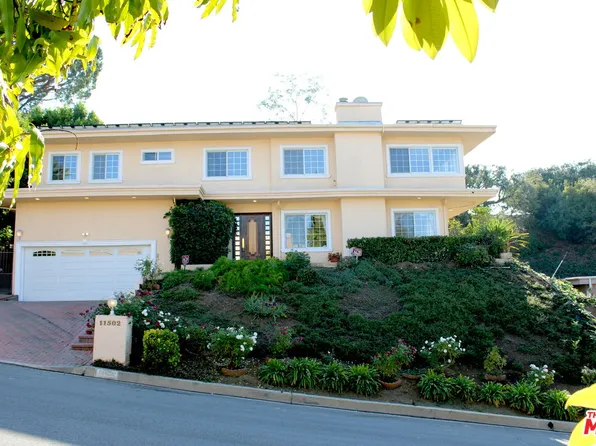 11502 Dona Teresa Dr, Studio City, CA 91604