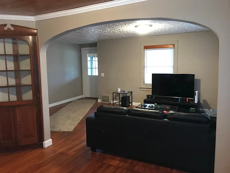 1355 W 200 S — Photo 4