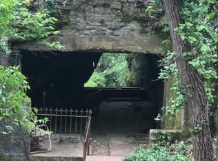 2840 S Natural Bridge Dr, Springfield, MO 65809