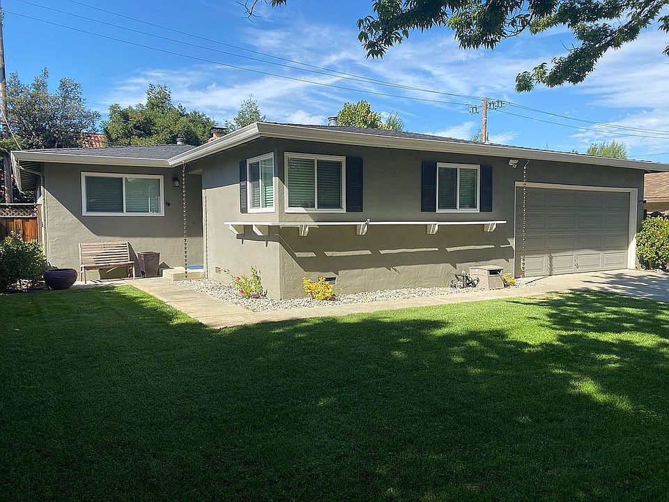 1st image of 2415 Lost Oaks Dr