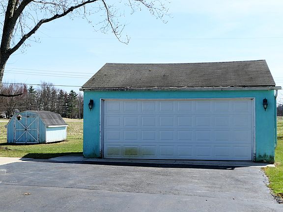 3rd image of 31 Christy Lee Dr