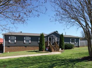 2 Raisinwood Dr, Simpsonville, SC 29681