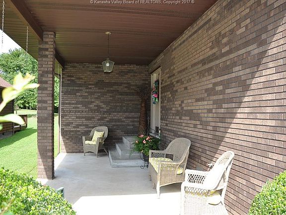 3rd image of 11 Sourwood Ln