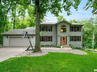 27811 Bowker Dr, Le Claire, IA