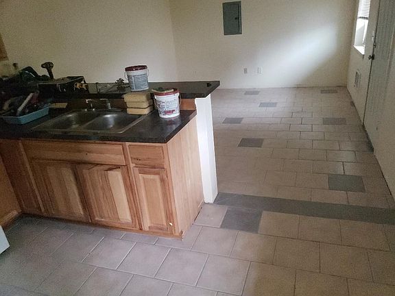 2nd image of 3724 Olympic Hwy #9