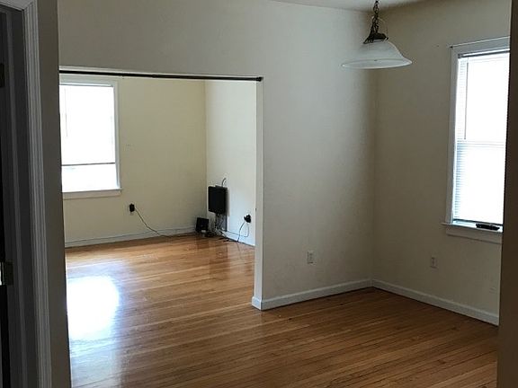 3rd image of 507 Bloomfield Ave #2