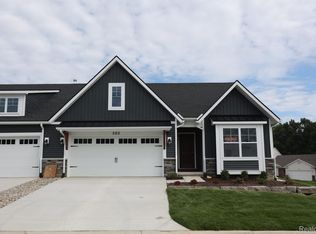 1054 Camellia Cir #44, Howell, MI 48843