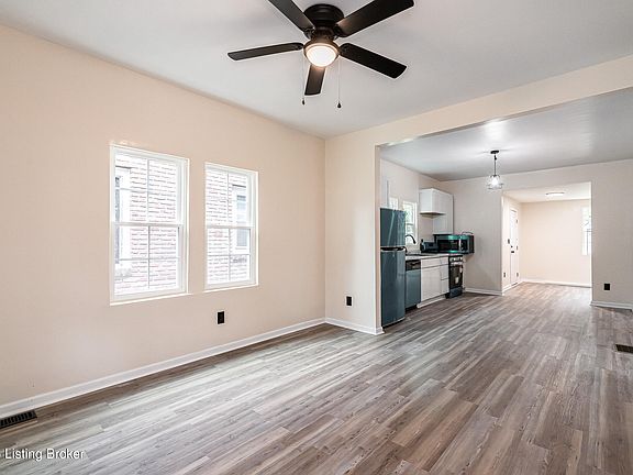 3rd image of 4227 Grand Ave