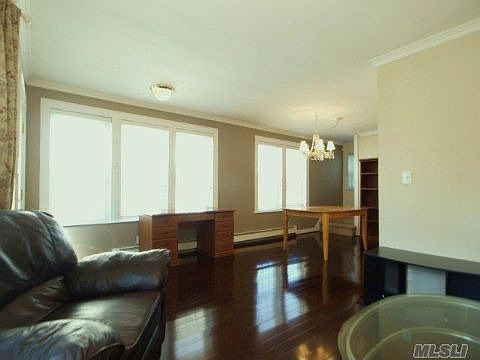 4th image of 106 Brown St
