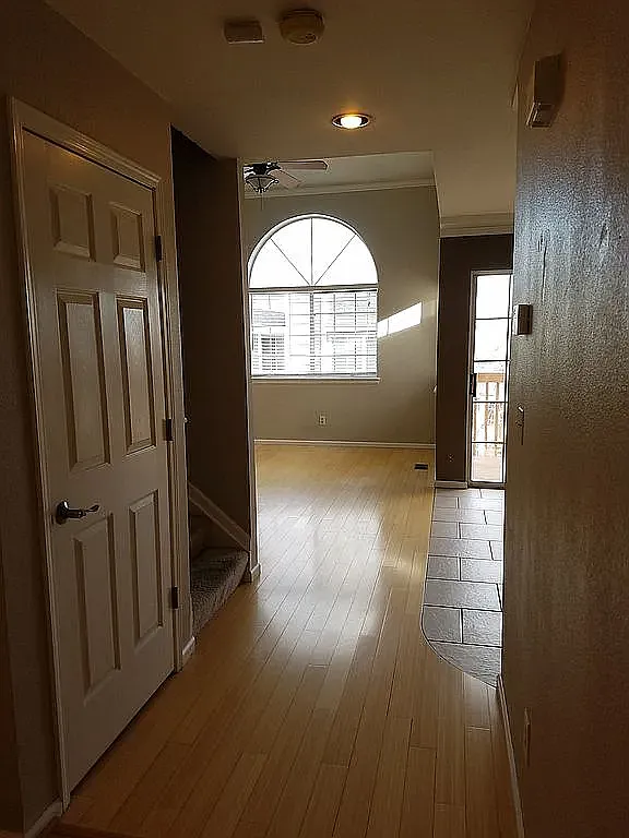 4 bed, 3.5 bath, 1800 sqft, $2,950 — Photo 4
