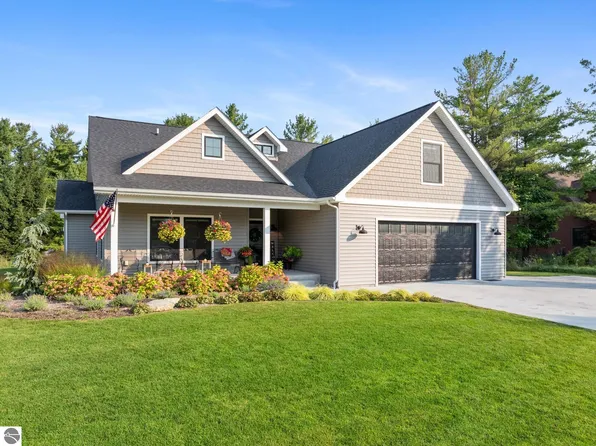 9173 Whippoorwill Ln, Charlevoix, MI 49720