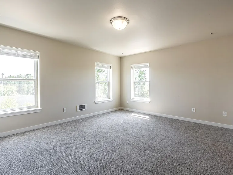 Modern 3 bedroom Townhomes with Garage — Photo 38