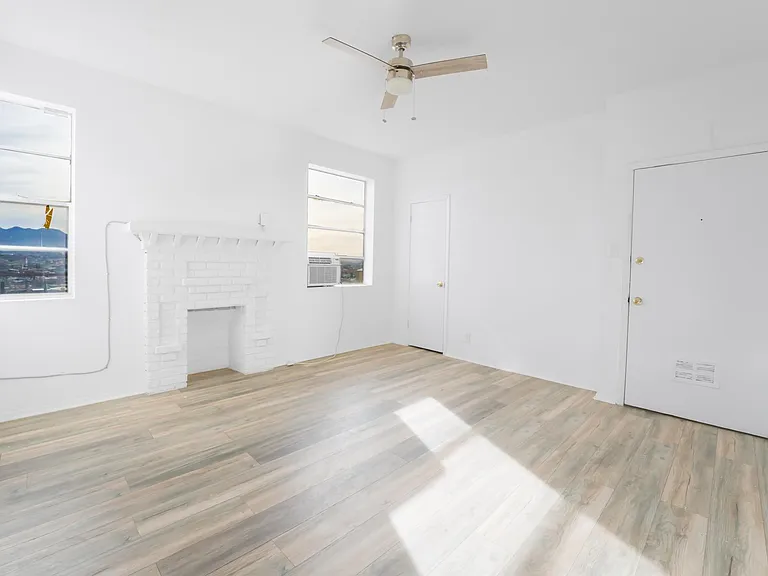 Sunset Heights - 712 Prospect St — Photo 15