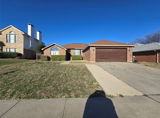 8012 Ashridge Rd, Fort Worth, TX 76134