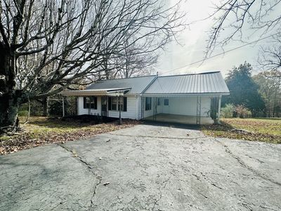 2385 Old Blacktop Rd, Mc Ewen, TN, 37101