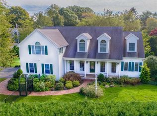 2 Jones Cir, Barrington, RI 02806