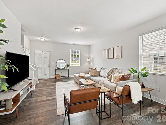 4th image of 8553 Colgate Cir