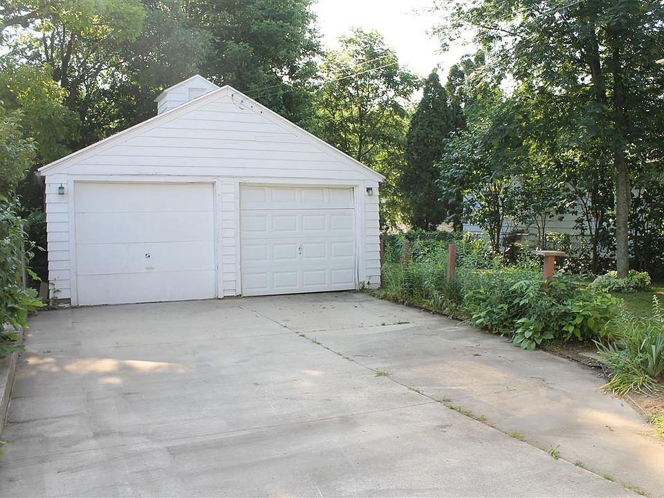 1st image of 1514 Houseman Ave NE
