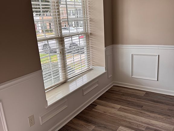 3rd image of 12 Belhaven Dr