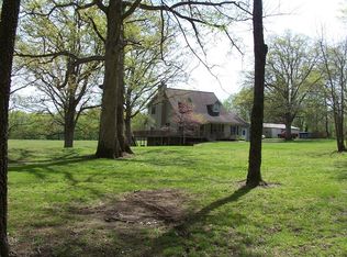 15295 E Salem Church Rd, Mount Vernon, IL 62864