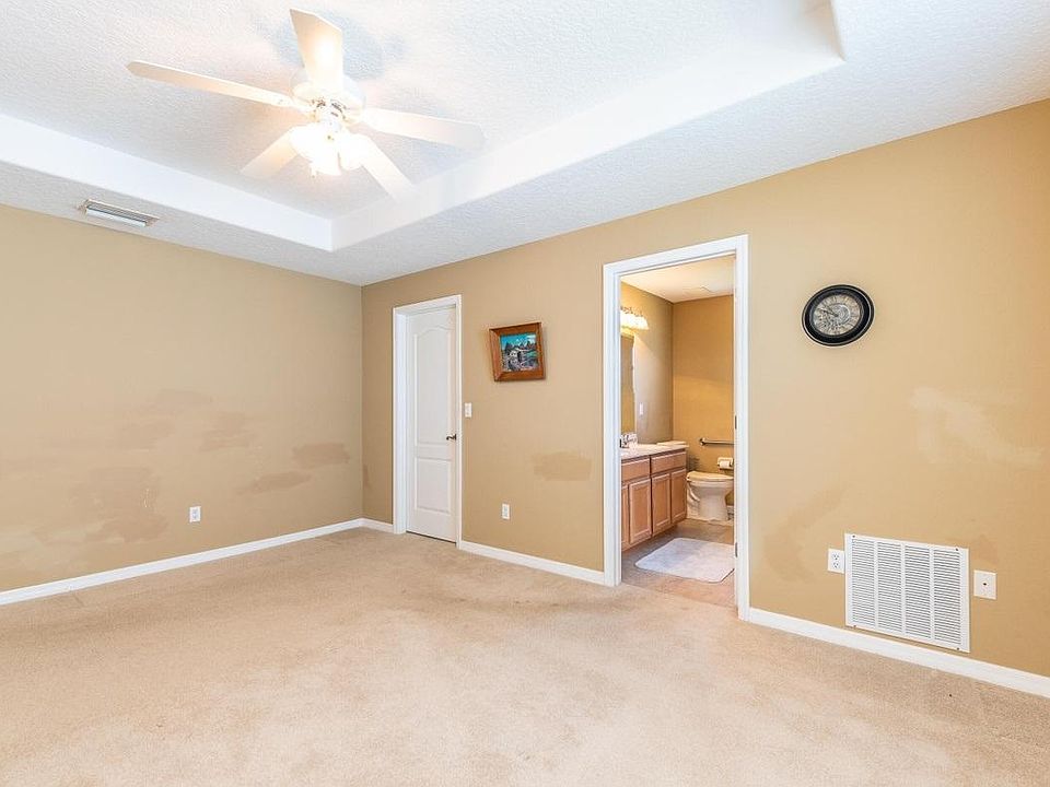 1st image of 615 Park Ln