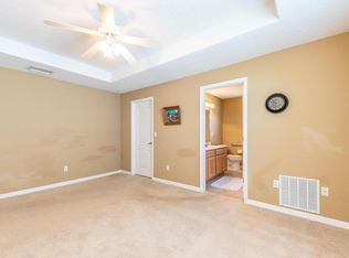 615 Park Ln, Corona, CA 92879