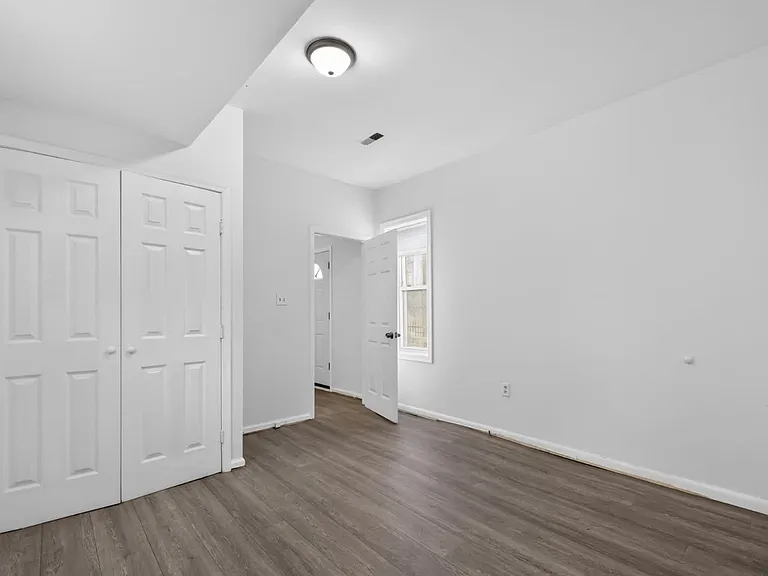 606 S Claymont St #1 — Photo 6