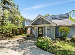 3065 Hickory Lawn Rd, Rochester Hills, MI 48307