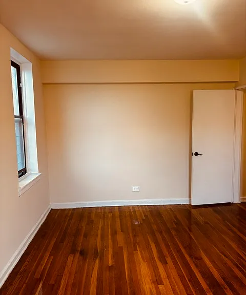 140-57 Burden Cres #5C — Photo 7