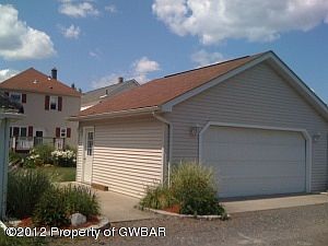 Detached garage